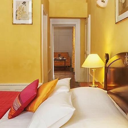Hotel D'haussonville 4*