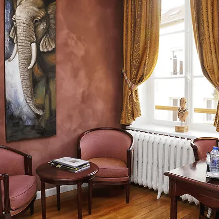 Hotel D'haussonville 4*