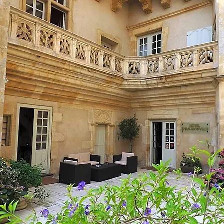 Hotel D'haussonville 4*