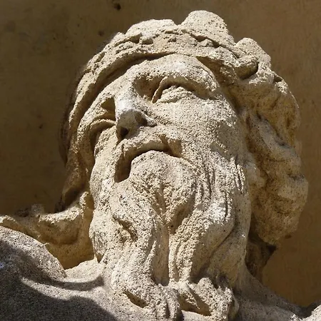 D'haussonville Νανσύ