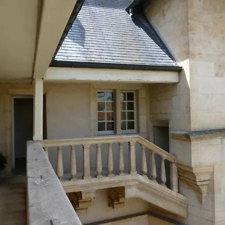 Ξενοδοχείο D'haussonville 4*