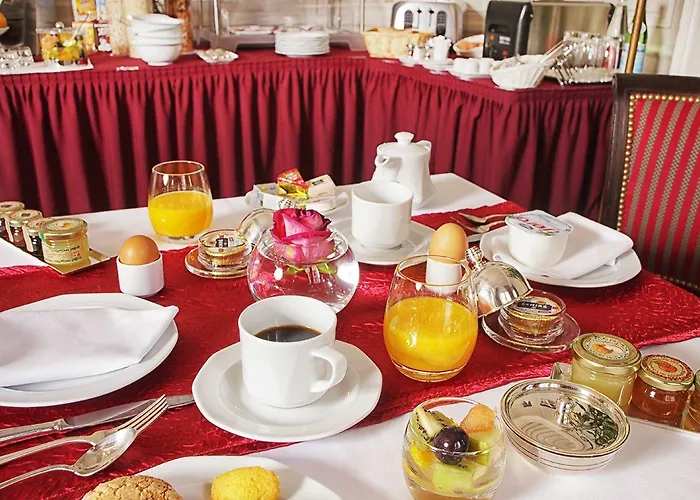 מלון D'haussonville 4*