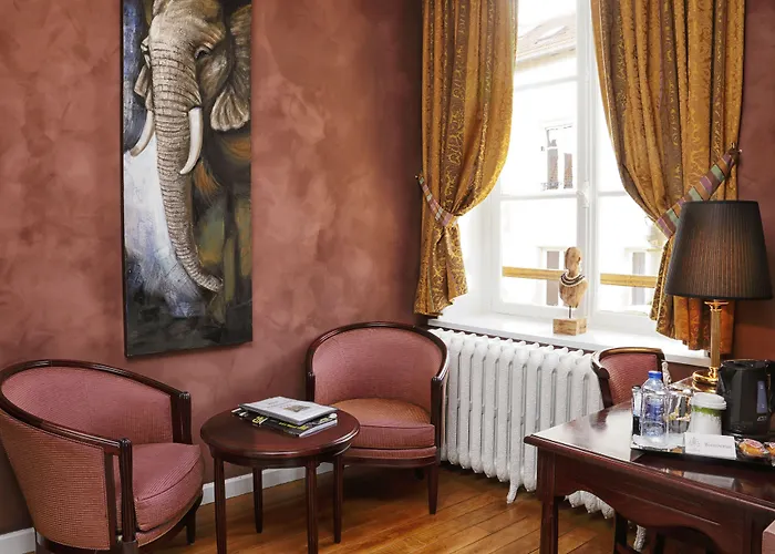 Hotel D'haussonville 4*